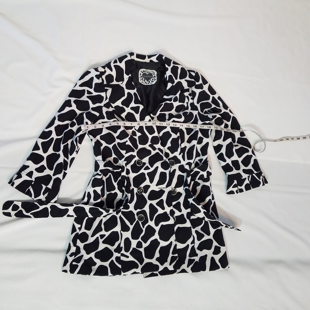 Woman's trench coat with belt - Picture 3 of 7